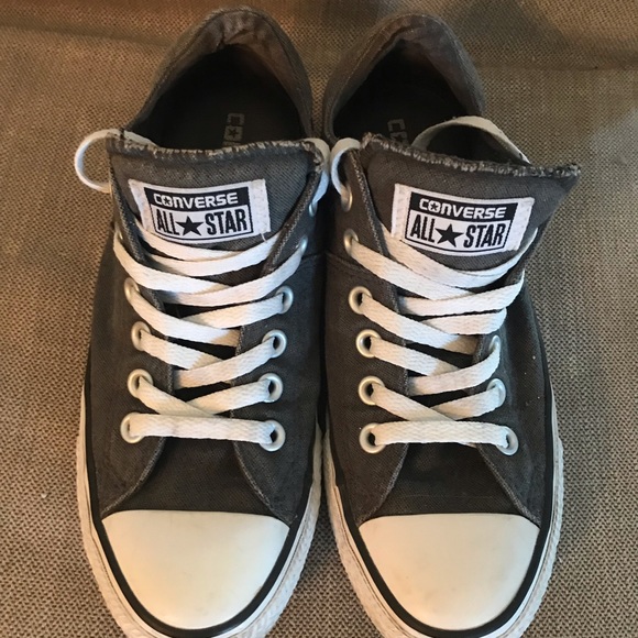 Woman’s converse sneakers grey size 7 - Picture 1 of 4